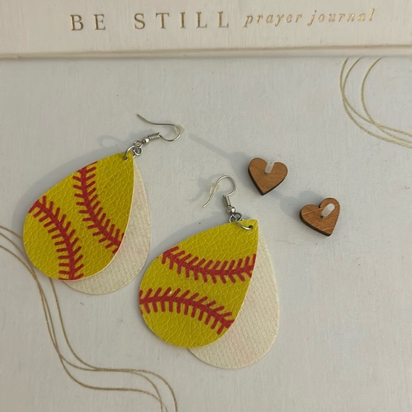 Softball earring bundle - Picture 4 of 9